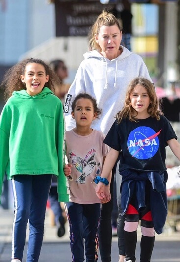 Stella  Luna Pompeo Ivery with her mother, Ellen Pompeo, and two siblings, Sienna May Pompeo Ivery and Eli Christopher Pompeo Ivey 